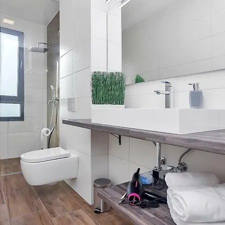 Selina - Nera מאקרסקה