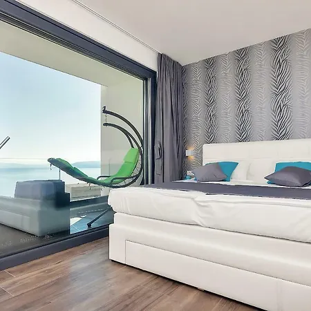 Selina - Nera מאקרסקה