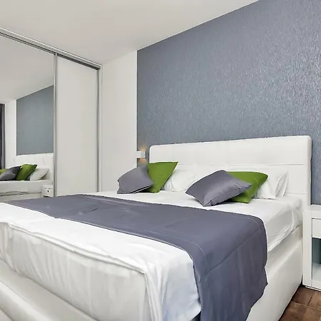 Selina - Nera מאקרסקה