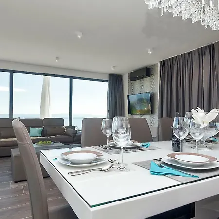 Selina - Nera * מאקרסקה